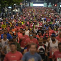 Corredores participan en la 7 edición del Maratón de Montevideo, en Montevideo, capital de Uruguay. | Foto:Xinhua/Nicolás Celaya