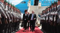 Alberto Fernández en su arrivo a Berlín