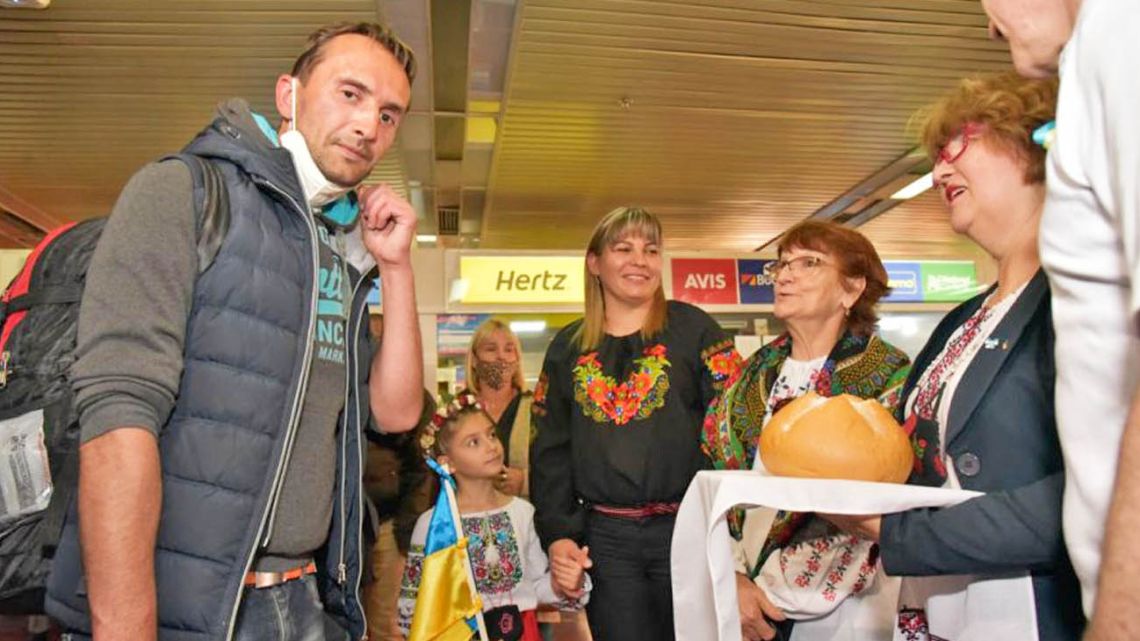 Bogdan Holovchak, one of the first Ukrainian refugees to arrive in the country, arrived in Posadas, Misiones Province, on Wednesday.
