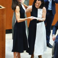 El papelón de la Reina Letizia: "Parecemos gemelas"