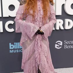 Billboard Music Awards 2022: un recorrido por los mejores looks de la alfombra roja 