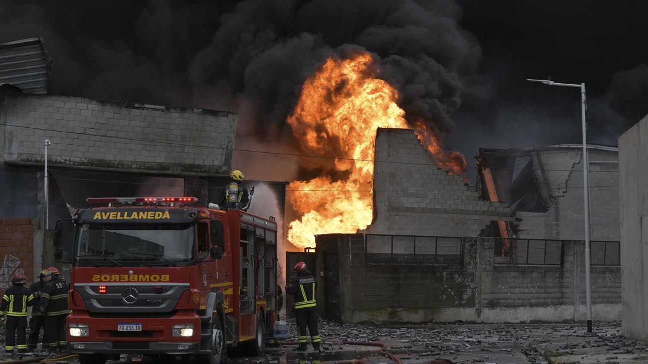 Incendio en Dock Sud