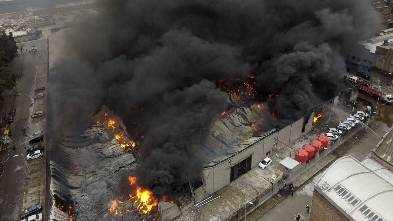 Incendio en Dock Sud