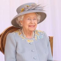 Los motivos que indican que la reina Isabel II estaría preparando su sucesión