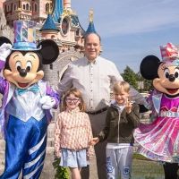 Sin Charléne, Alberto de Mónaco viaja a Disney con Jacques y Gabriella