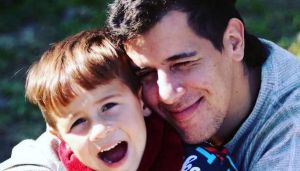 Lucio Dupuy junto a su padre, Christian Dupuy 20220516