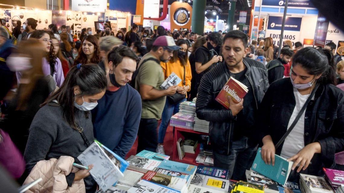 The 46th edition of the Buenos Aires International Book Fair became the most successful in its history, with 1,324,500 visitors. 