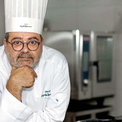 Calabrese asegura que en televisión hay que evitar los platos caros y que el criterio fundamental es contar todas las sustituciones que se podrían hacer en los ingredientes. | Foto:Gentileza de Ramiro Valdivieso.