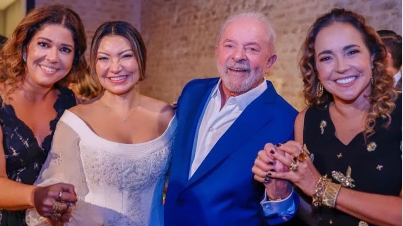 Lula y Rosângela da Silva con Daniela Mercury y su esposa Malu Verçosa.