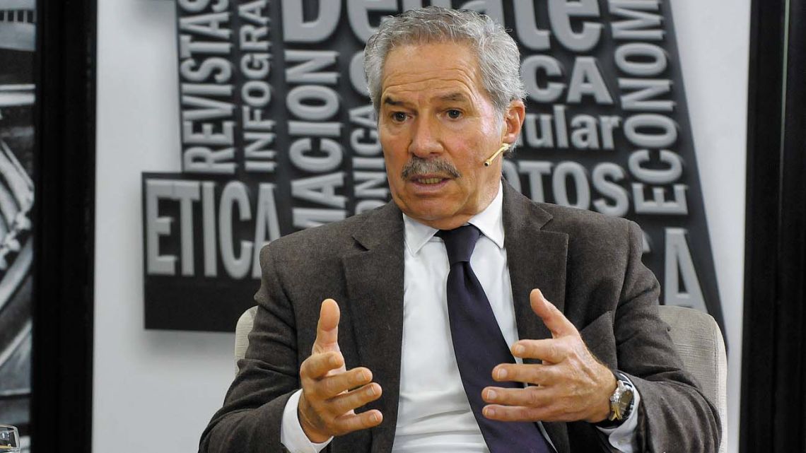 Solá: «Estamos mejor rumbeados que quienes prometen cambiar todo»