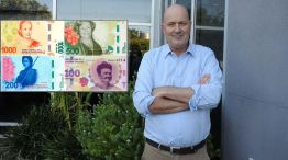Federico Sturzenegger con billetes 20220523
