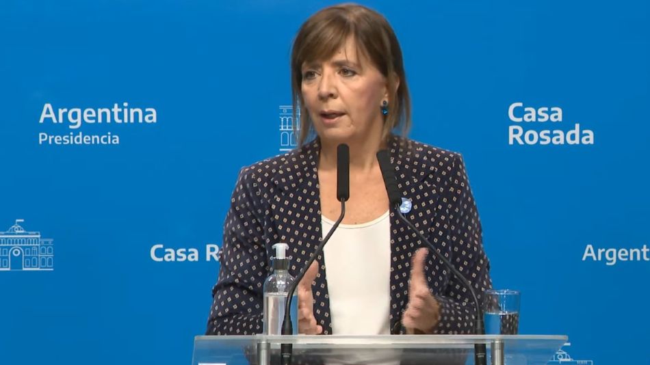 Gabriela Cerruti en conferencia de prensa