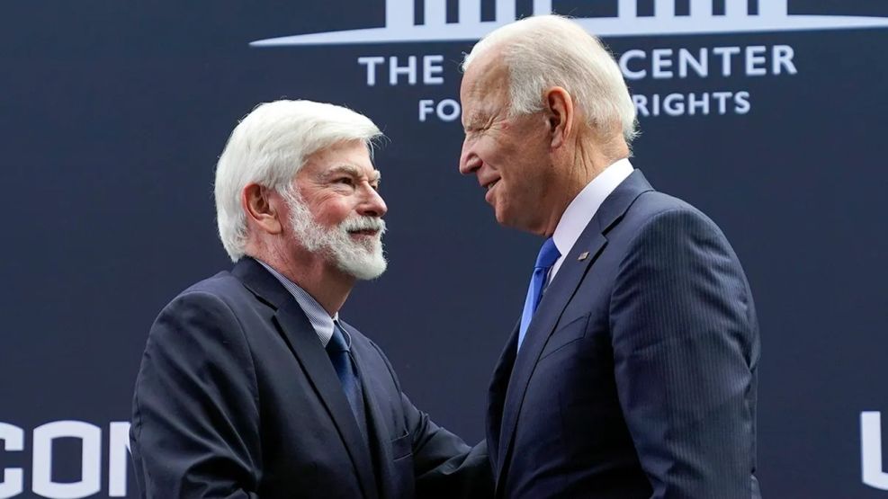 Chris Dodd, enviado de Joe Biden, visitó al presidente Alberto Fernández por la Cumbre de las Américas.