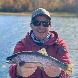 Una pesca muy dinámica y entretenida, enmarcada en un contexto de ensueño como nos tiene acostumbrados la Patagonia Argentina