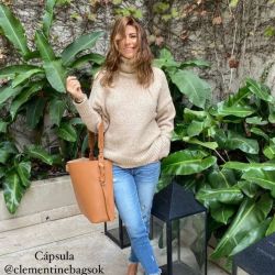 Juliana Awada marca tendencia con un bolso que lleva su nombre 