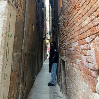 Las románticas fotos de Cande Tinelli y Coti Sorokin en Venecia