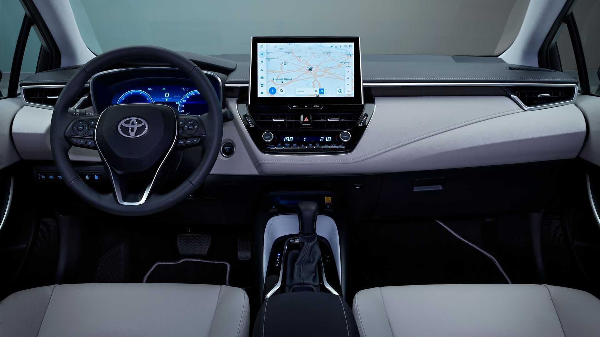 ¿El restyling de Toyota Corolla llega en 2024? Parabrisas