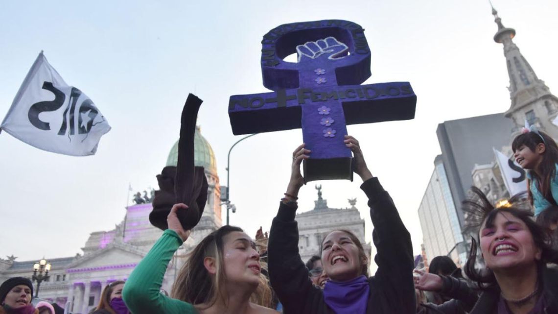 Marchas en todo el país a 8 años del primer Ni una menos: «Long live, free and desendeudadas our queremos»