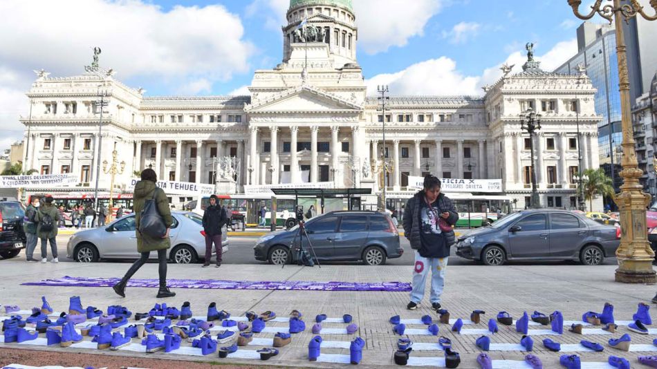 20220604_zapatos_violetas_congreso_pablocuarterolo_g