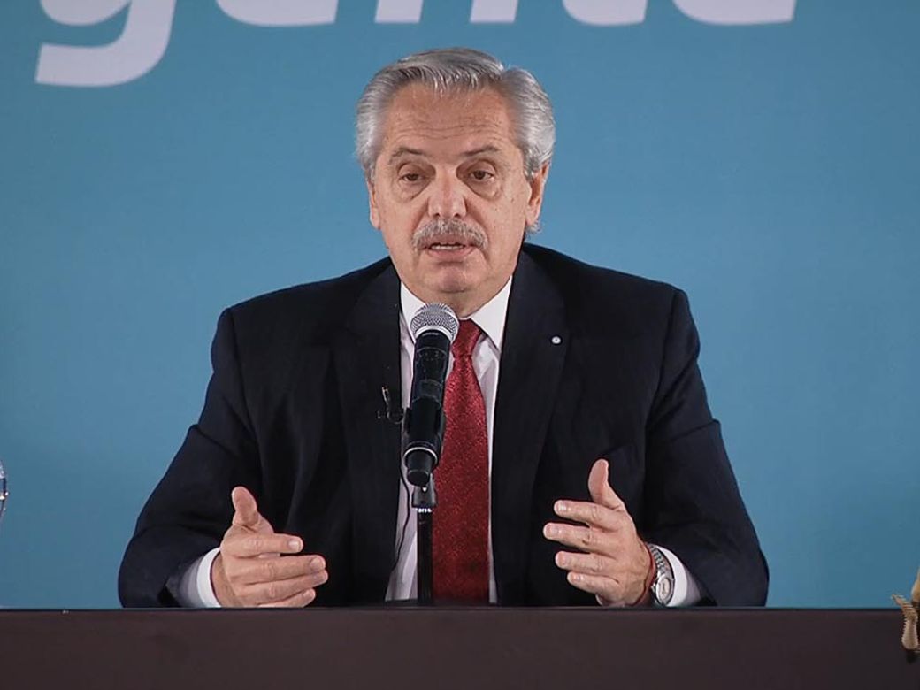 alberto-fernandez-y-el-ministro-de-economia-martin-guzman-20220606-1368008