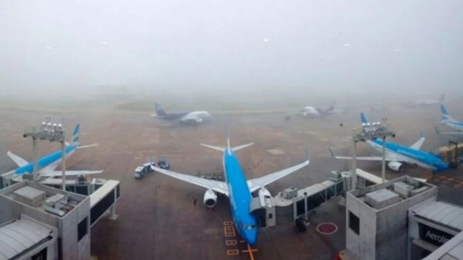 La niebla presente en la ciudad terminó cancelando distintos vuelos