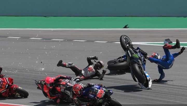 Takaaki Nakagami protagonizó el feroz accidente en el Moto GP disputado en Cataluña.