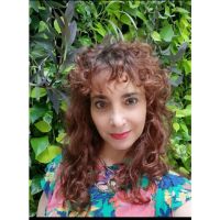 Cosmiatra Corina Varela