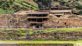 Se trata de una tupida red de caminos y galerías de piedra ubicada en el sitio arqueológico Chavín de Huántar