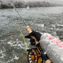Nieve, lluvia y frío, los condimentos que transformaron esta pesca en una aventura adversa que valía la pena vivir.