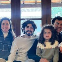 Isabel Macedo, Juan Manuel Urtubey, sus hijos y la mamá de la actriz