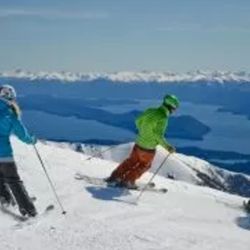 El viernes 17 realizarán la apertura parcial de la montaña para la práctica del esquí y del snowboard. 