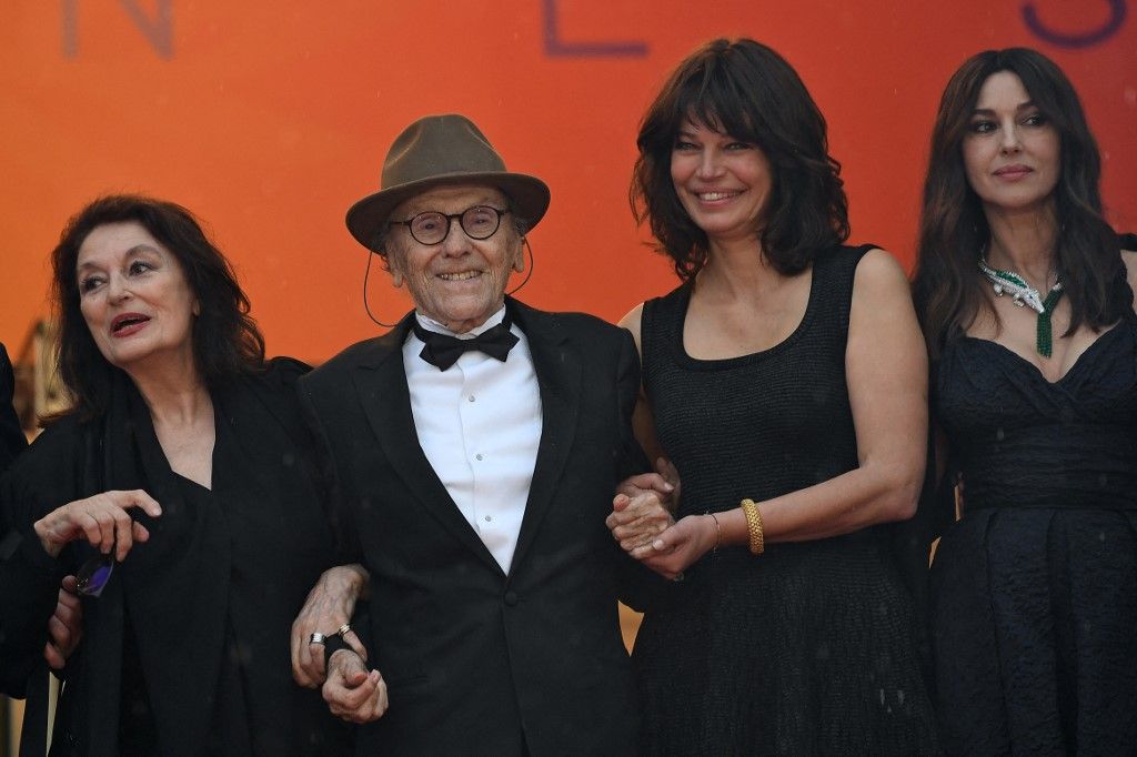 Cannes 2019. Jean-Louis Trintignant con Anouk Aimée, Anouk Aimee, Marianne Denicourt y Monica Bellucci.