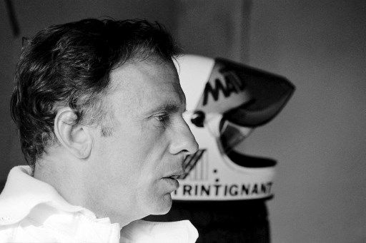 Jean-Louis Trintignant en el set de "Las 24 horas de Le Mans", en 1980.