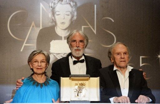 Cannes 2021. Jean-Louis Trintignant (der.) con el director Michael Haneke y Emmanuelle Riva, el trío de la película "Amour".