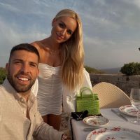 Antonela Roccuzzo y Leo Messi fueron la sensación de en la boda de Jordi Alba