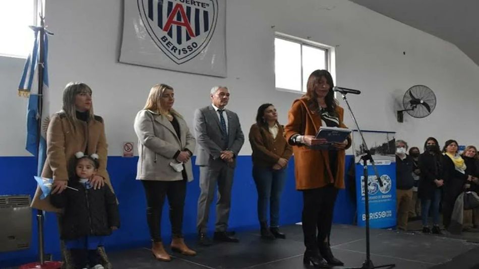 Docente es abucheada por usar inclusivo