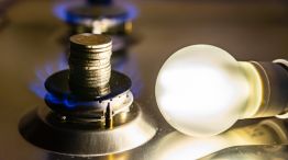 Ajuste de tarifas: cómo anotarse para recibir un subsidio de luz y gas