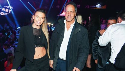 Daniel Scioli y Gisela Berger, enamorados: todas las fotos de la pareja en una megafiesta