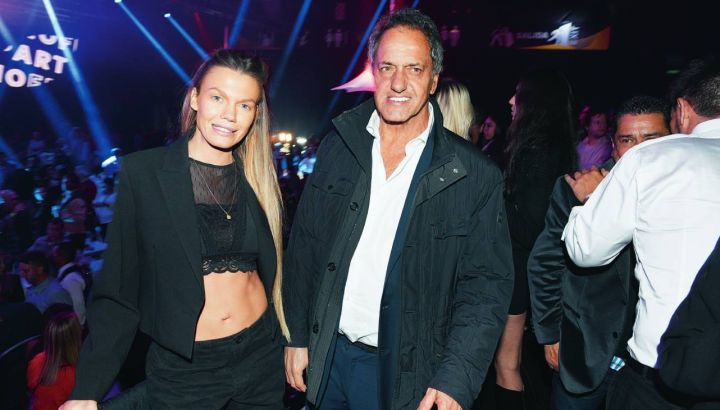 Daniel Scioli y Gisela Berger, enamorados: todas las fotos de la pareja en una megafiesta