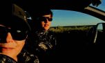 Mujeres reales: son pareja y eligen trabajar como conductoras de noche para compartir experiencias