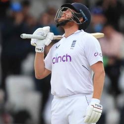 Jonny Bairstow de Inglaterra reacciona después de alcanzar sus 50 durante el juego en el día 5 del tercer partido de prueba de cricket entre Inglaterra y Nueva Zelanda en Headingley Cricket Ground en Leeds, Norte de Inglaterra. Lindsey Parnaby / AFP | Foto:AFP
