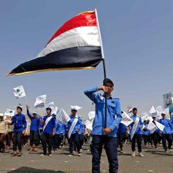 Los jóvenes yemeníes marchan durante una manifestación que celebra el final de los campamentos de verano originados por los rebeldes Huthi de Yemen en la capital Sanaa. Mohammed Huwais / AFP | Foto:AFP