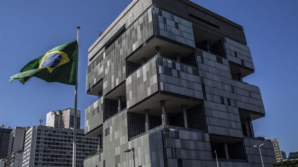 Petrobras Gas Stations And Headquarters Ahead Of Earnings As Privatization Looms