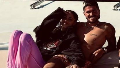 Aseguran que Tini Stoessel fue desplazada por las esposas de los futbolistas de la Selección