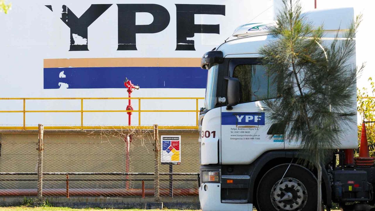 YPF es la mayor petrolera de Argentina. | Foto:Cedoc.
