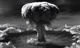 El 6 y el 8 de agosto de 1945, EE.UU. arrojó dos bombas atómicas sobre las ciudades japonesas de Hiroshima y Nagasaki, respectivamente.