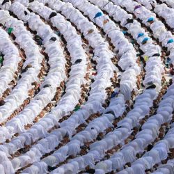 Fieles musulmanes alrededor de la Kaaba en la Gran Mezquita en la ciudad santa de La Meca en Arabia Saudita. AFP. | Foto:AFP