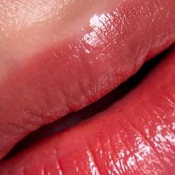 Efecto gloss: los labiales que tenés que usar y no son nada pegajosos 