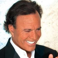 Julio Iglesias habló de sus memes y reveló qué le parecen