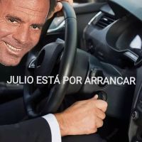 Julio Iglesias habló de sus memes y reveló qué le parecen